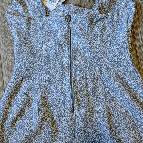 Abercrombie | Twist Front Cutout Mini Dress - Picture 4 of 9